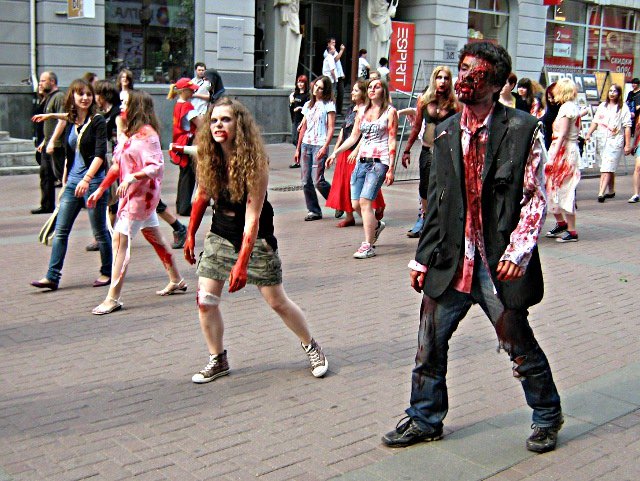Зомби-моб Мясной праздник на Арбате